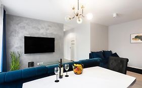 Margaret Apartment